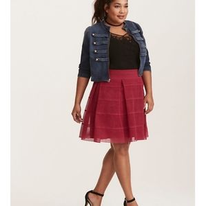 Torrid elastic flared striped squiggle pleated skirt Size 2